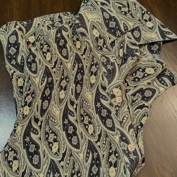 Essentials by Milano Black & Green Tones Leaf/Floral Print l/s Top sz S - Picture 15 of 15